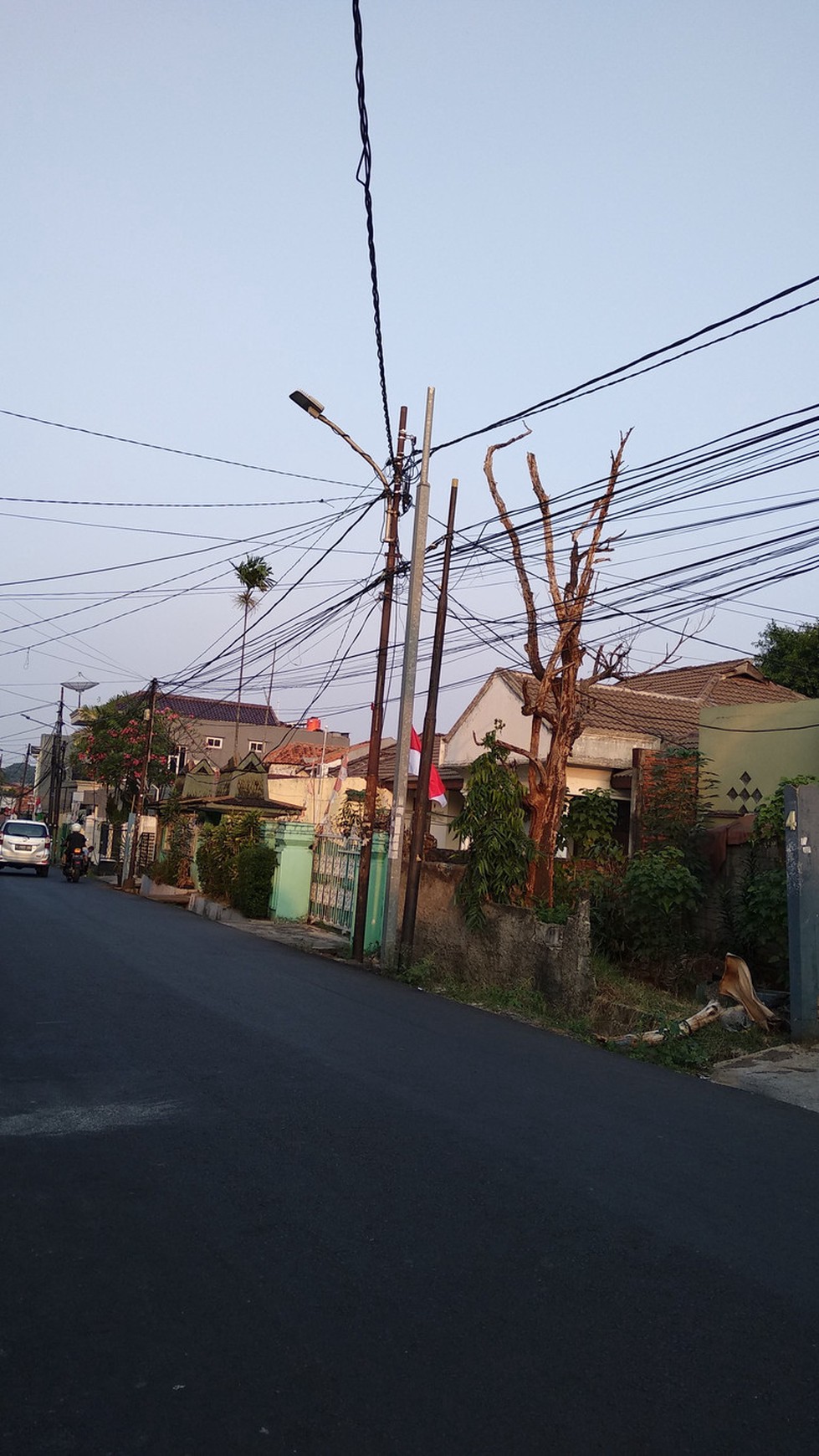 RUMAH di MAMPANG PRAPATAN, Luas 300 Meter, Hitung Tanah Saja, Harga 6 M, NEGO.