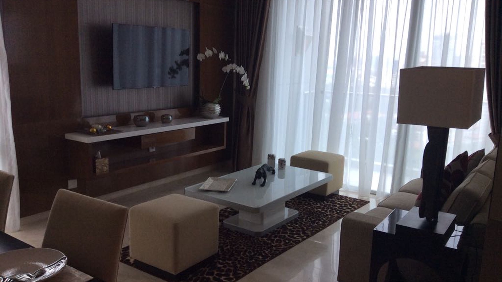 Apartemen Essence Darmawangsa 3 Bedrooms