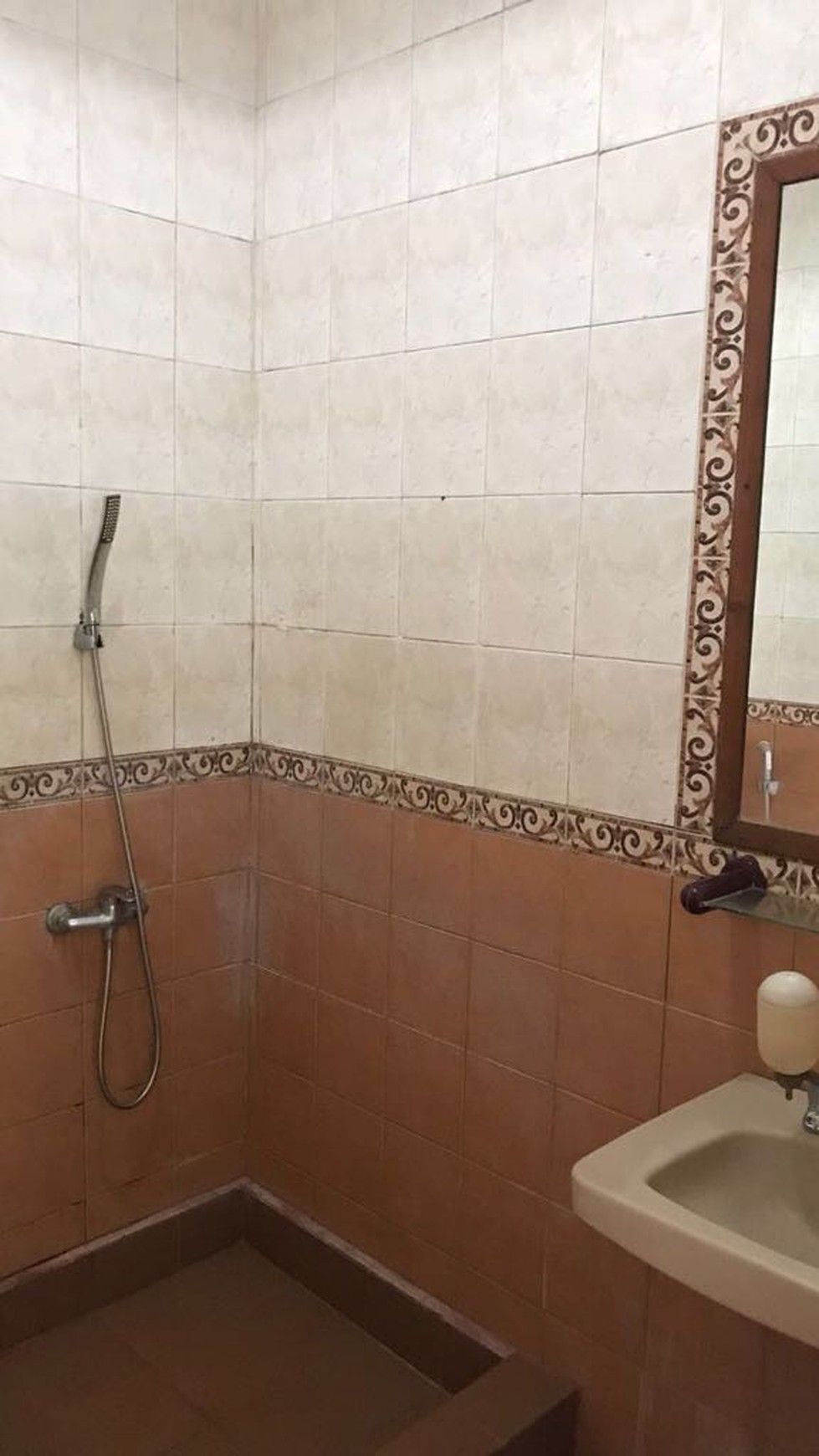 Rumah Cantik ,siap huni di Bintaro Jaya 9