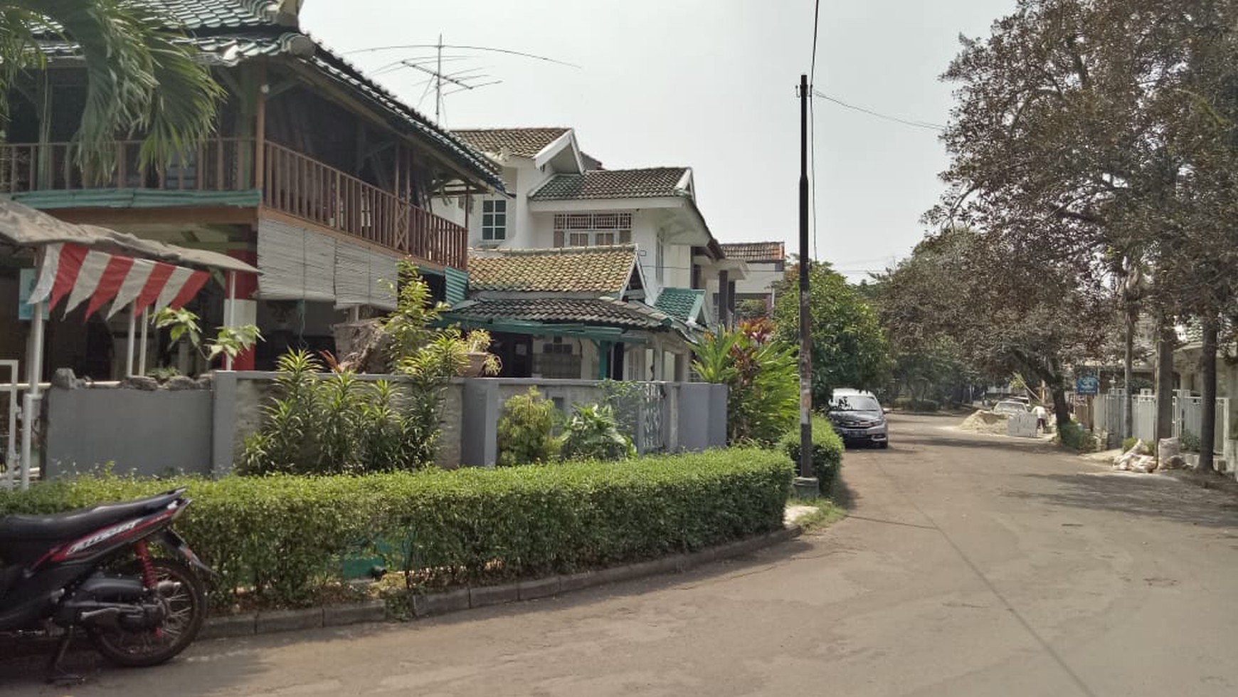 Rumah dgn Halaman yg luas, Hoek, jalan lebar, dlm Cluster Lokasi ok di Mertilang Bintaro Jaya 9