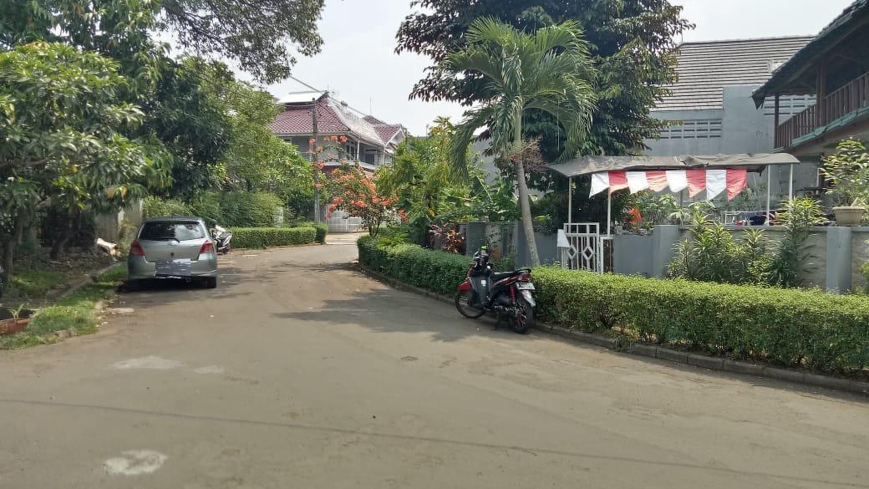 Rumah dgn Halaman yg luas, Hoek, jalan lebar, dlm Cluster Lokasi ok di Mertilang Bintaro Jaya 9