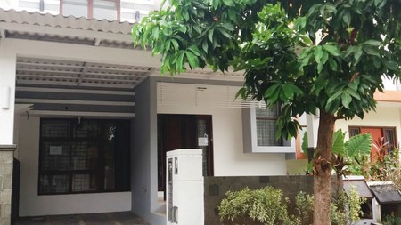 Rumah Nyaman dan Siap Huni di kawasan Cluster Emerald, Bintaro