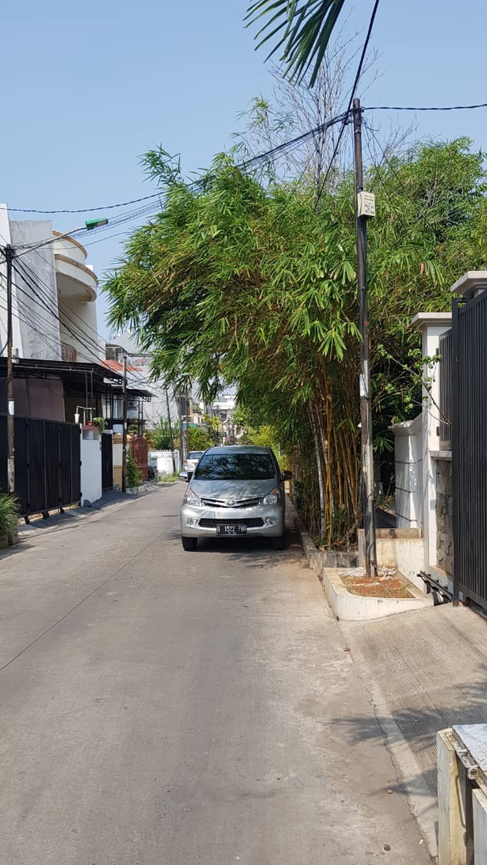 Rumah Baru 3 lantai,Harga Nego, Lokasi Ok di Sunter