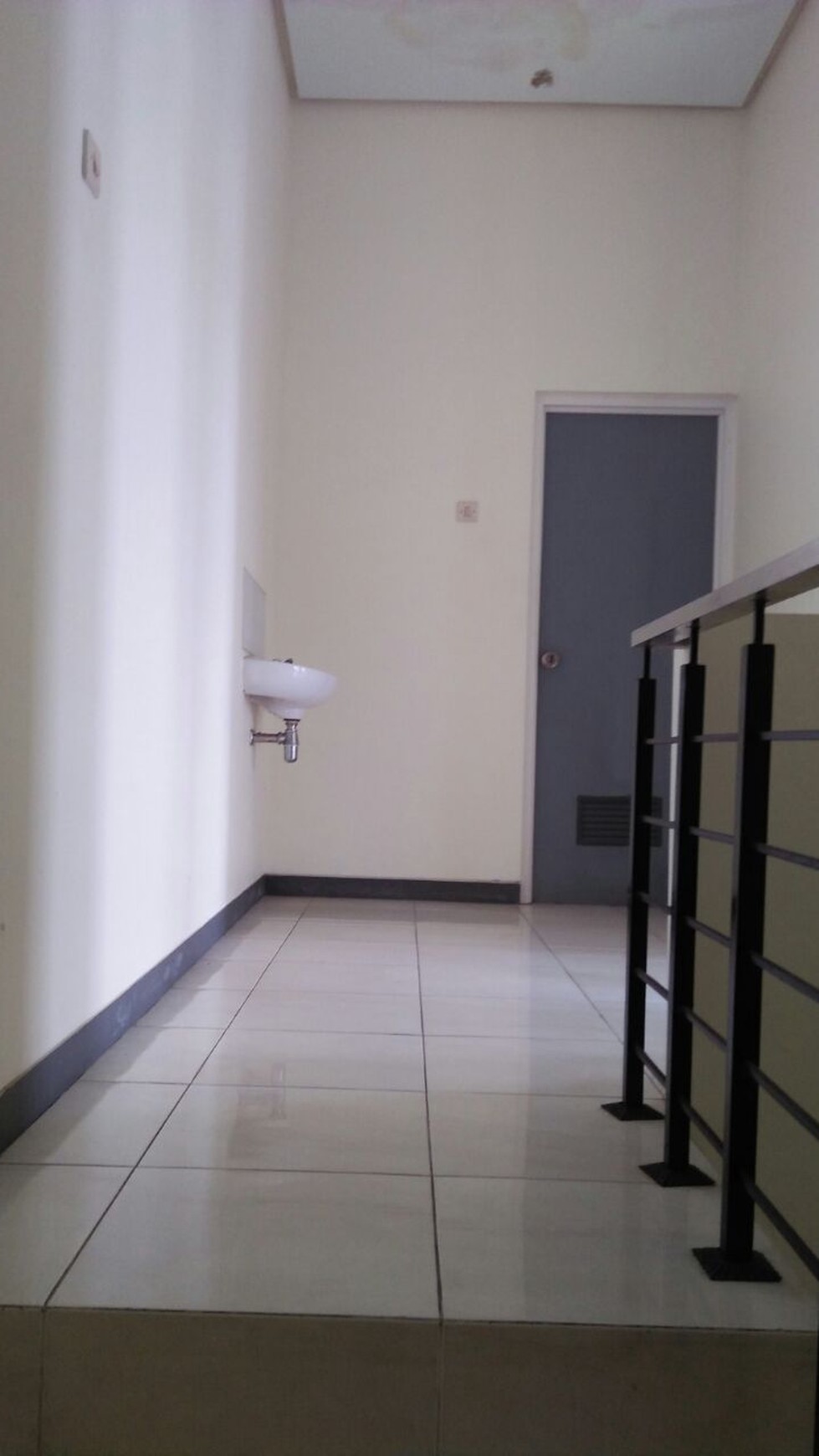 dijual rumah minimalis sedati 7x15 2 lantai