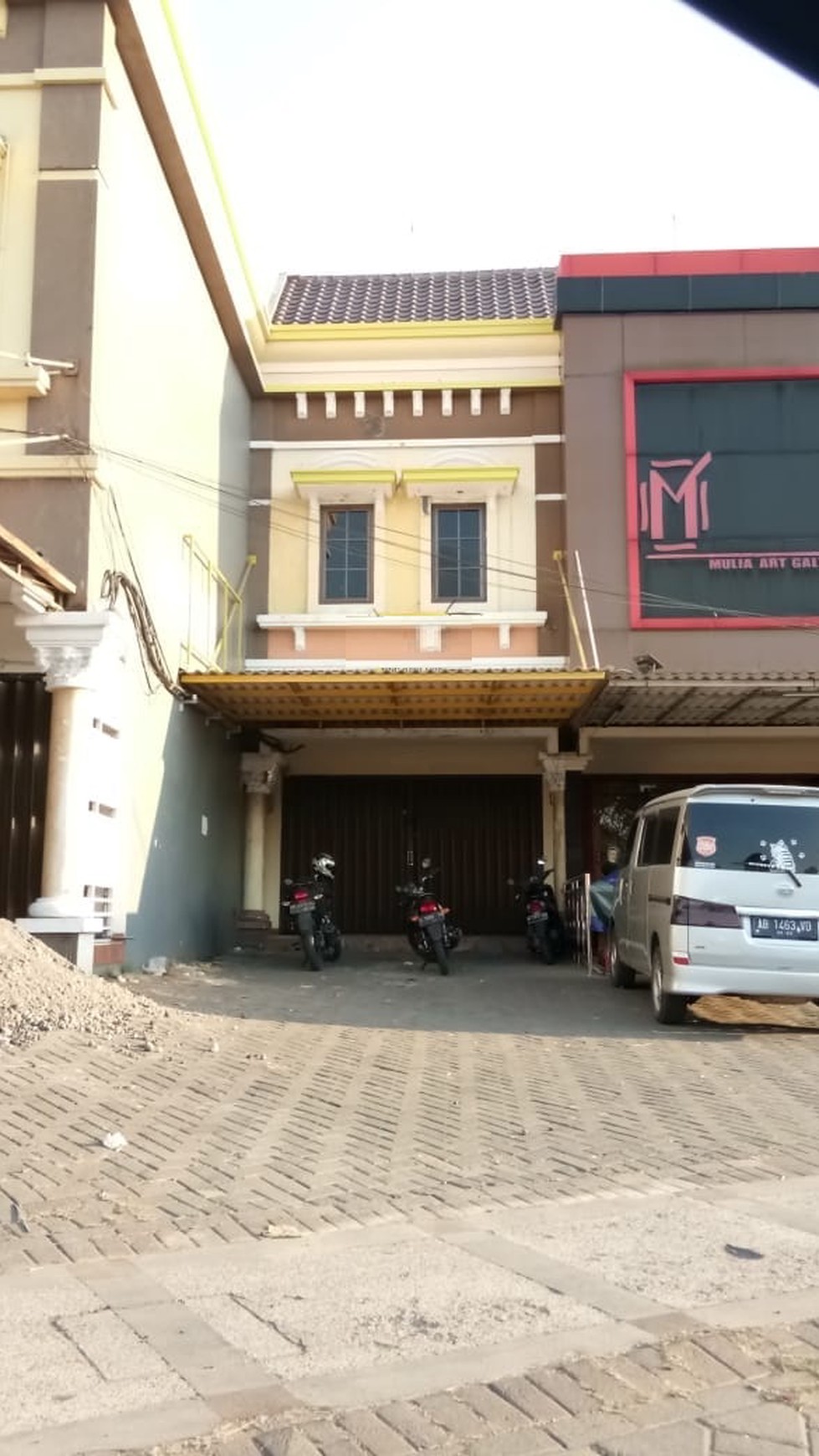 sewa Ruko daerah waru parkir luas