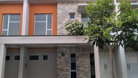 Rumah Baru 2 lantai di Cluster Eropa Agung Sedayu City Kelapa Gading. Jakarta Utara