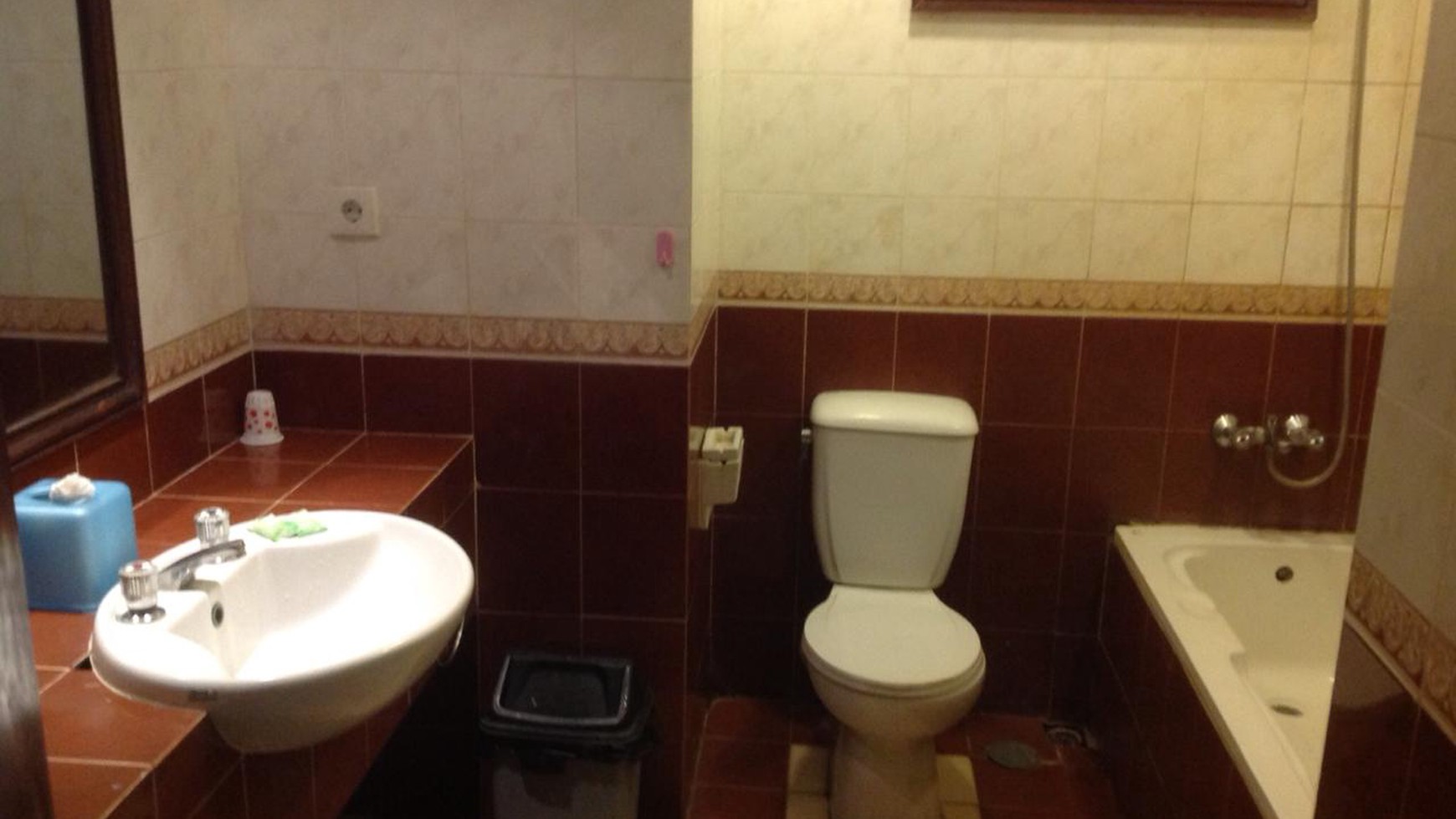 Condominum/Villa Marbella  Bergaya Mediterranean, dgn fasilitas lengkap di Pantai Anyer Banten