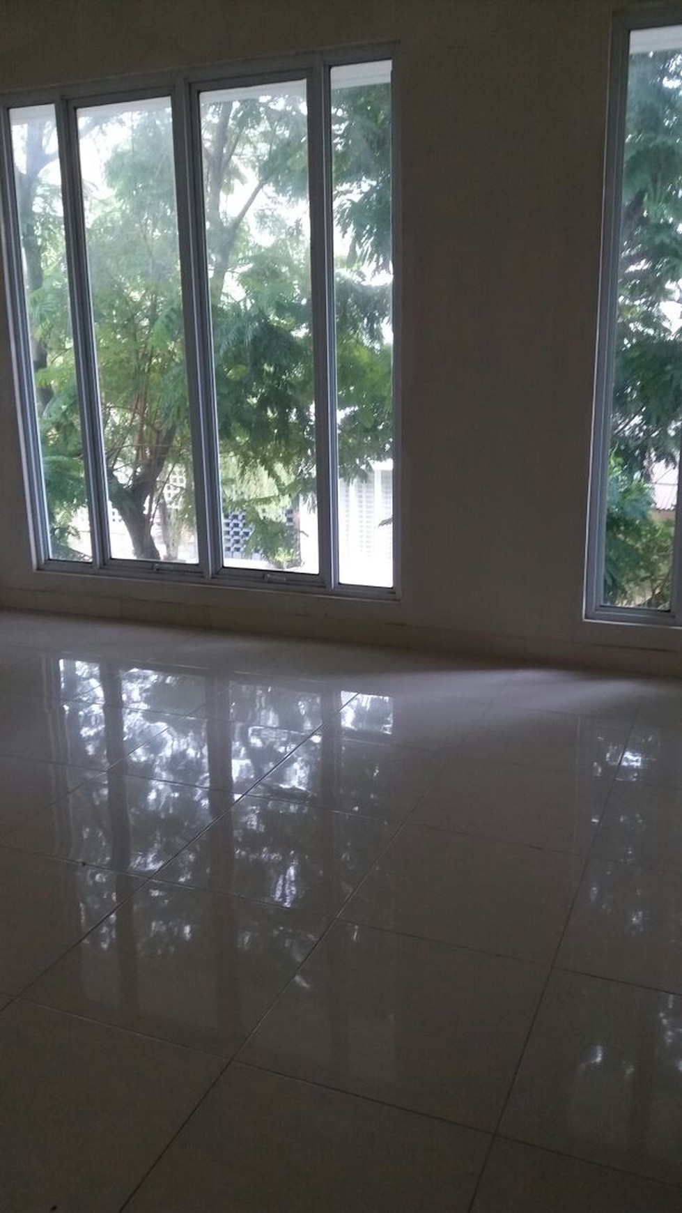 Rumah Murah, lingkungan nyaman dan bersih di Emerald View Bintaro