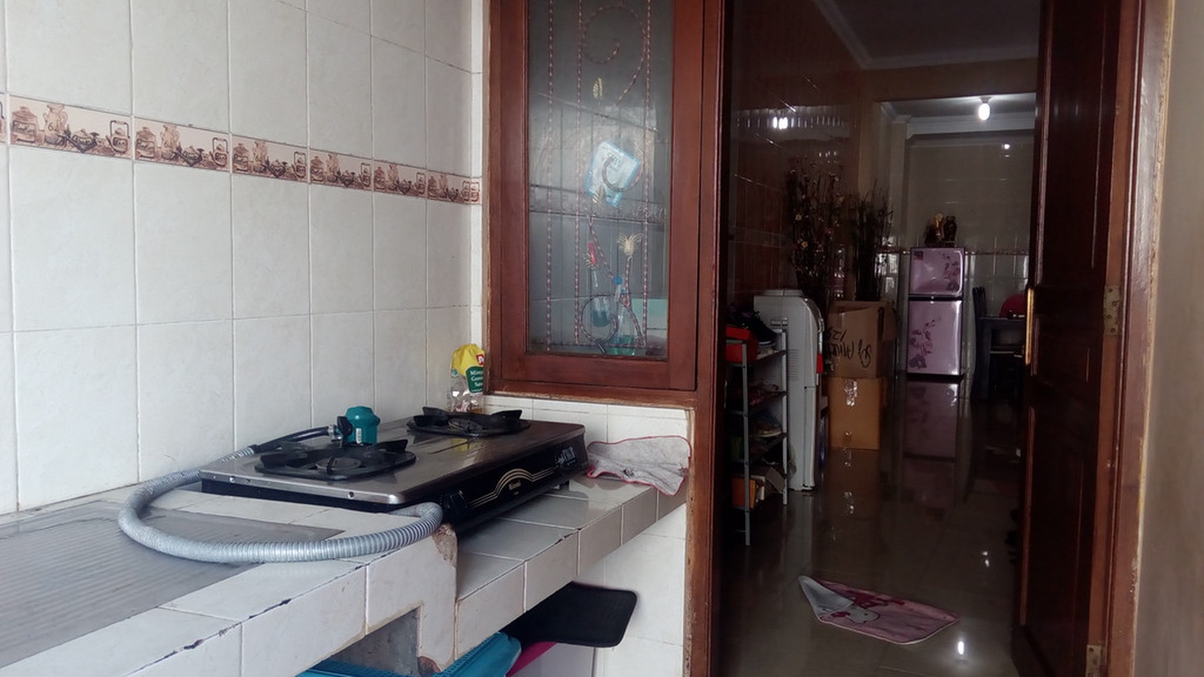 RUMAH MEWAH BONUS FURNITURE COCOK UNTUK KELUARGA BESAR , DI PERUM BUMI SETURAN PERMAI