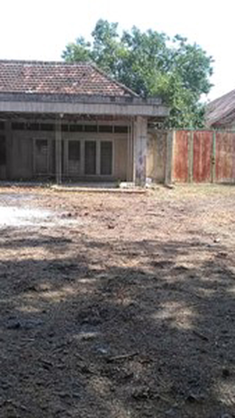 Rumah + Gudang di Jaksa Agung Suprapto, Lokasi Strategis, Nol Jalan Raya, Siap Pakai - YA -