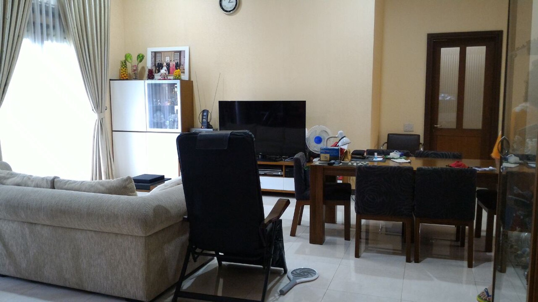 HOT DEAL !  #FOR SALE Rumah tinggal nyaman siap huni Setrasari kulon (Semi furnished)