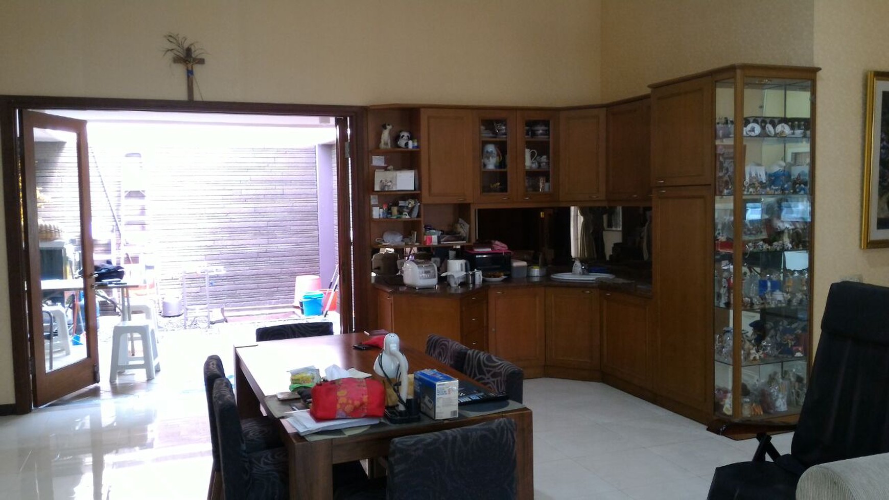 HOT DEAL !  #FOR SALE Rumah tinggal nyaman siap huni Setrasari kulon (Semi furnished)