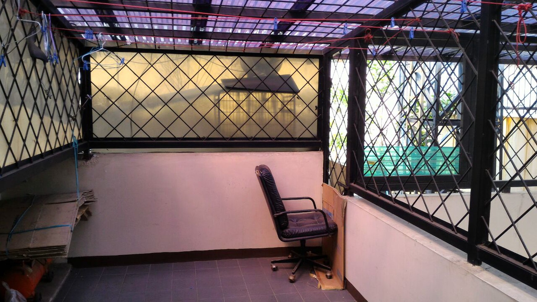 HOT DEAL !  #FOR SALE Rumah tinggal nyaman siap huni Setrasari kulon (Semi furnished)