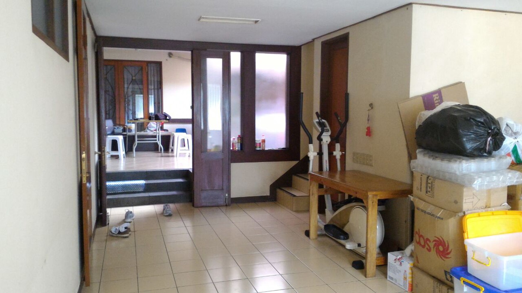 HOT DEAL !  #FOR SALE Rumah tinggal nyaman siap huni Setrasari kulon (Semi furnished)