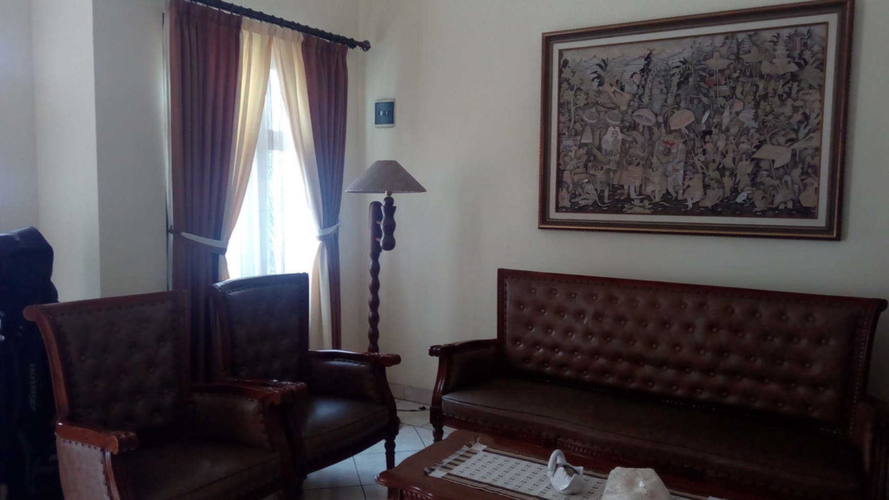 RUMAH TINGGAL CANTIK, COCOK UNTUK KELUARGA, HARGA DIBAWAH 1M