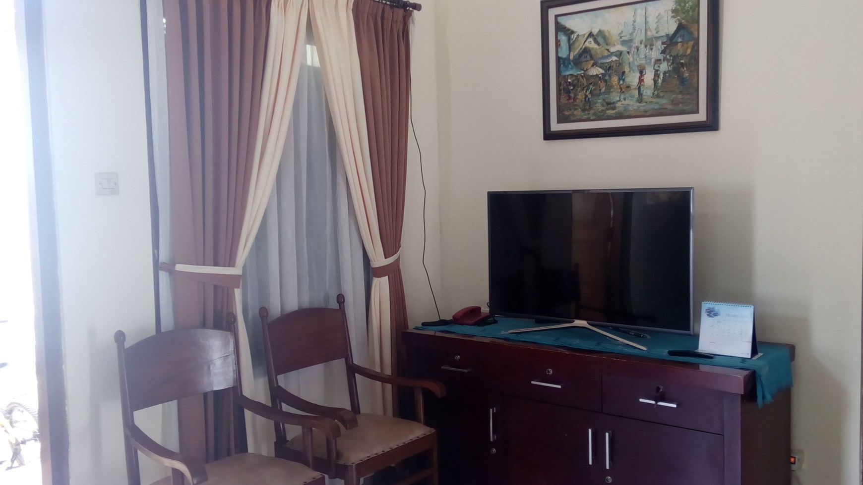 RUMAH TINGGAL CANTIK, COCOK UNTUK KELUARGA, HARGA DIBAWAH 1M