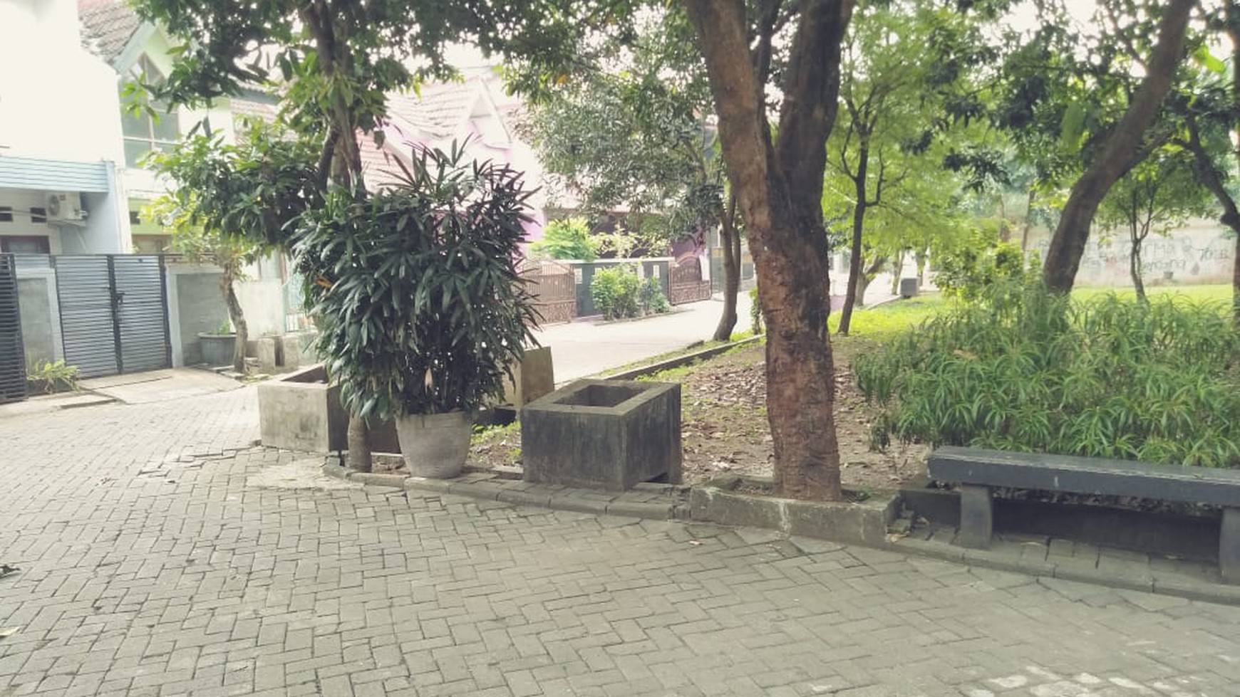Rumah HOOK 2 Lantai di Komplek Griya Kencana Ciledug, Luas 122 M, Harga 1,1 m, NEGO.#TS