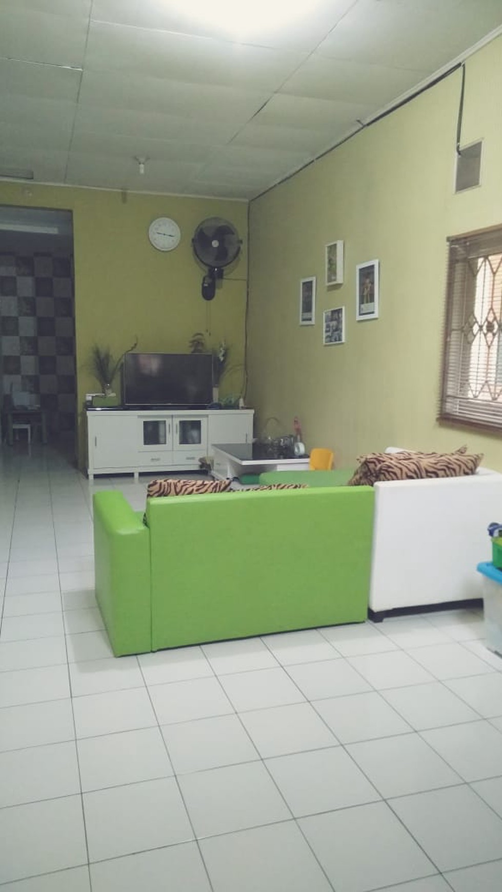Rumah HOOK 2 Lantai di Komplek Griya Kencana Ciledug, Luas 122 M, Harga 1,1 m, NEGO.#TS