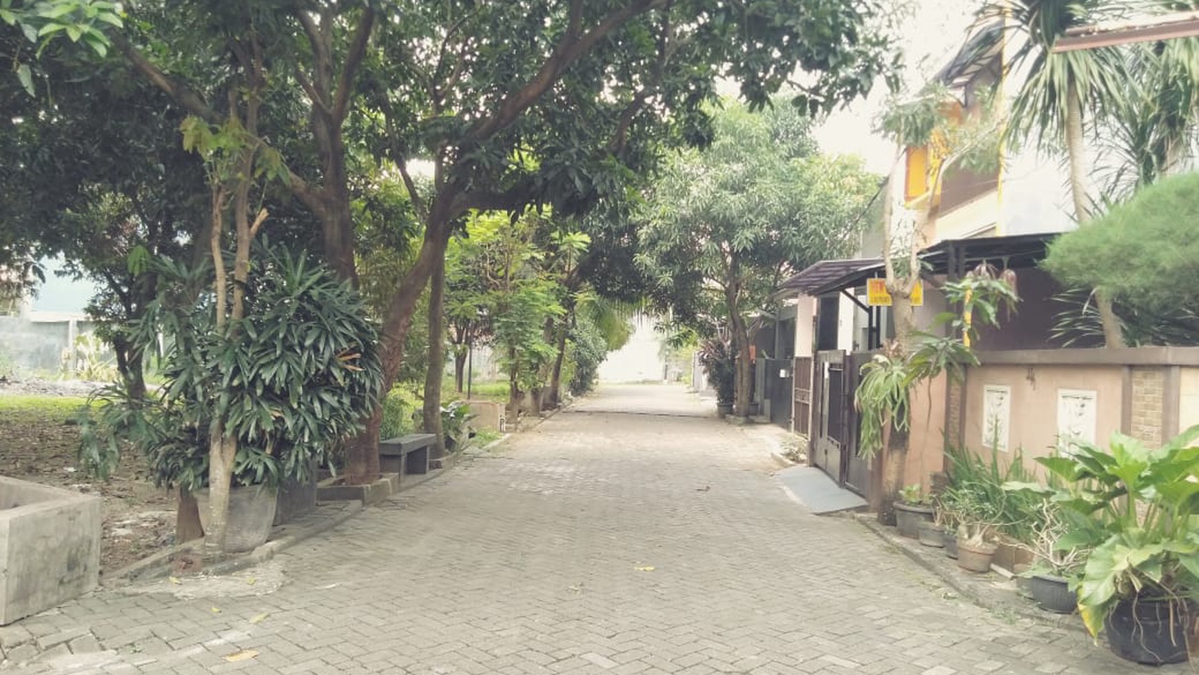 Rumah HOOK 2 Lantai di Komplek Griya Kencana Ciledug, Luas 122 M, Harga 1,1 m, NEGO.#TS