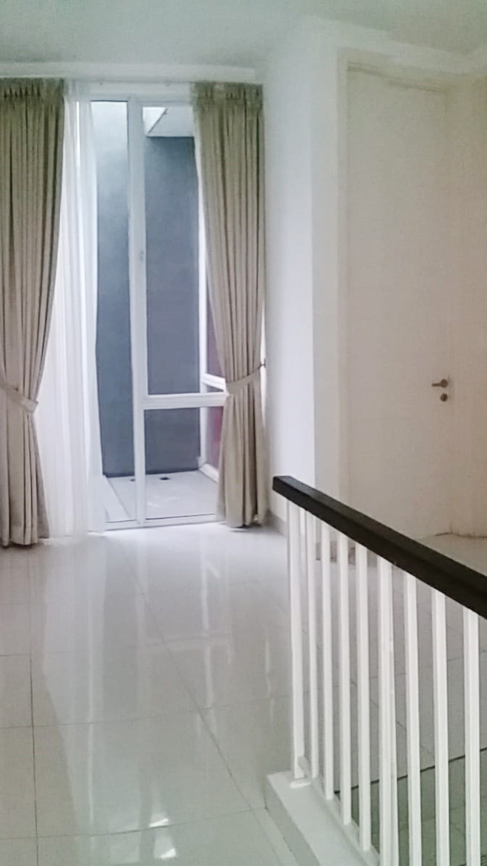 Rumah Nyaman dan Siap Huni di kawasan Cluster Discovery, Bintaro