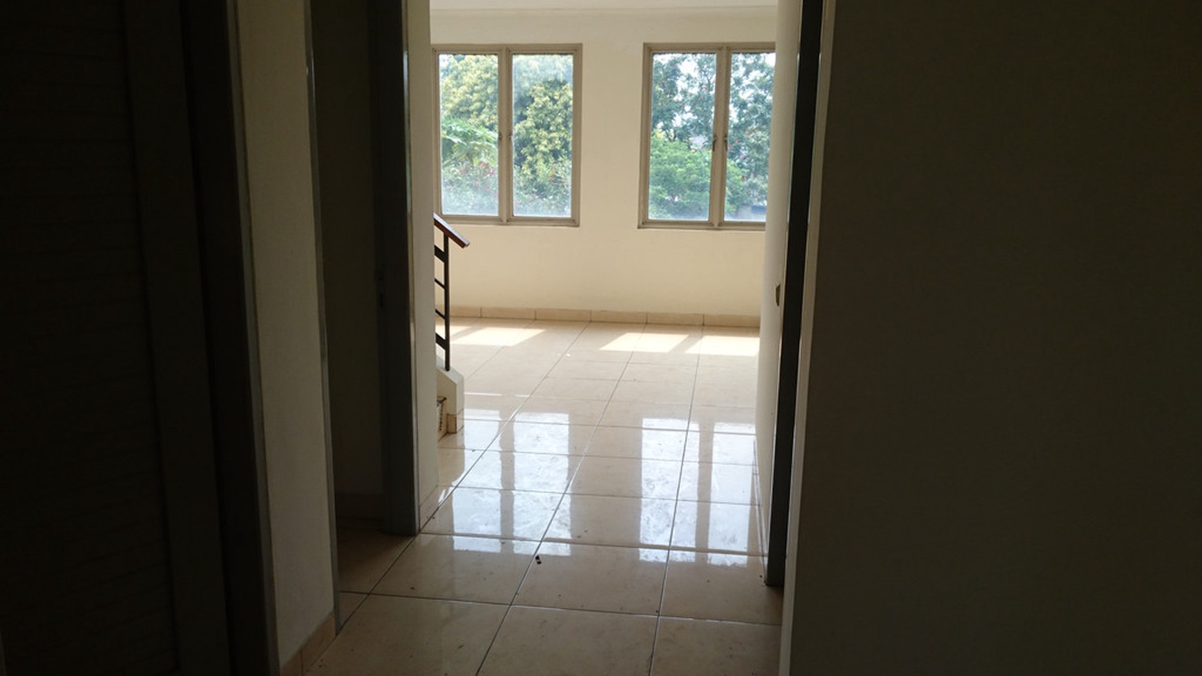 Dijual Rumah Usaha 2 Muka, depan Rukan, Belakang Rumah, siap huni