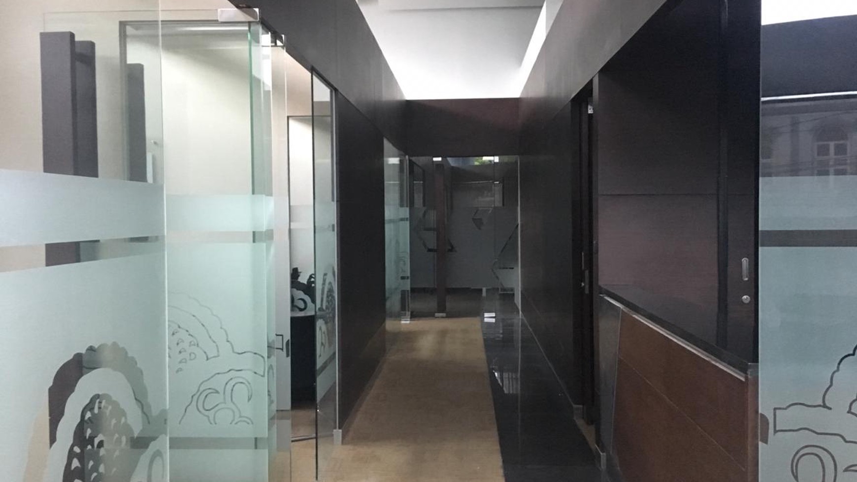 Gedung Pusat Kota untuk kantor strategis