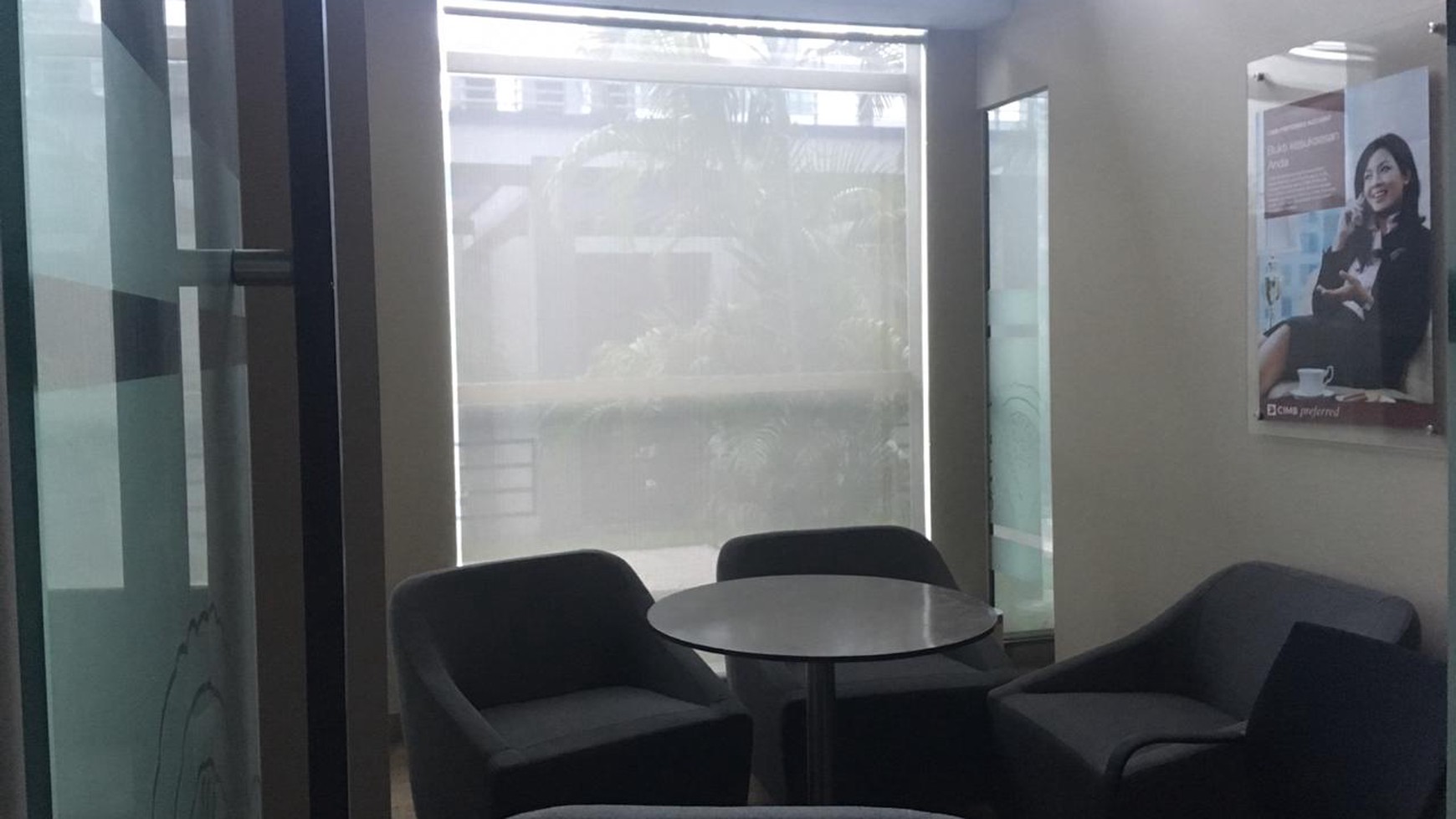 Gedung Pusat Kota untuk kantor strategis