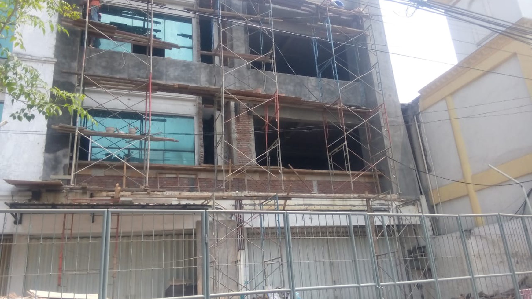 Ruko 4 lantai 2 unit jejer lebar 7