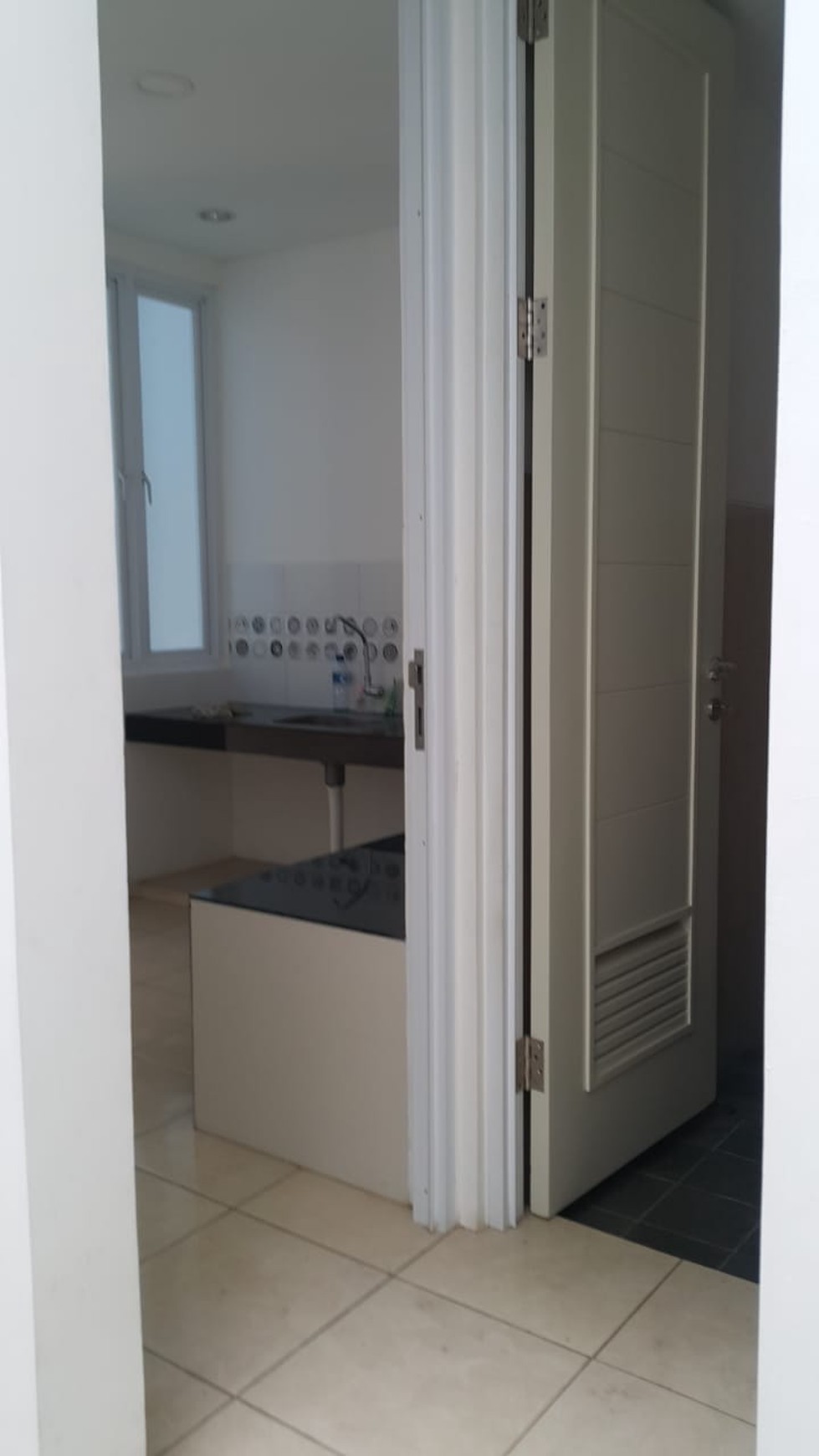 Disewakan Rumah di Jl. Palem Kuning Kondisi Kosong dan Rapih - Palem Semi, Karawaci