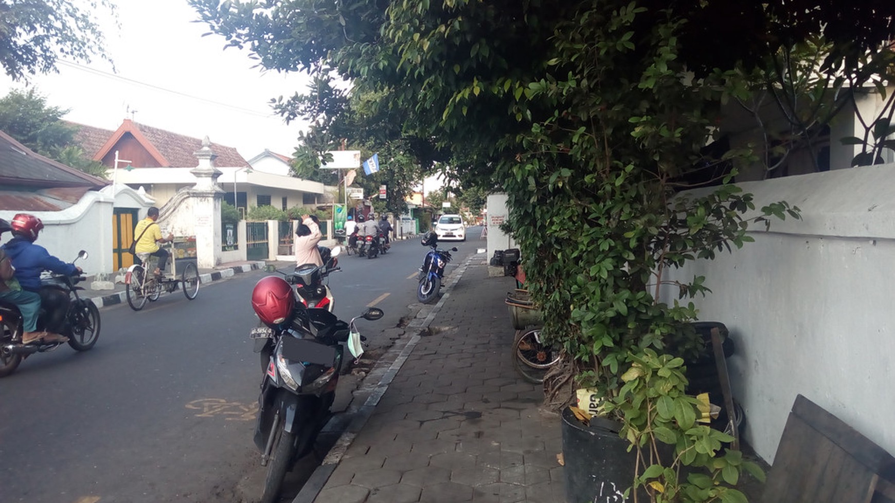 RUMAH TINGGAL DISEWAKAN, DIDEKAT ALUN-ALUN KIDUL, YOGYAKARTA