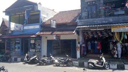 Best location shop for rent in central Lovina