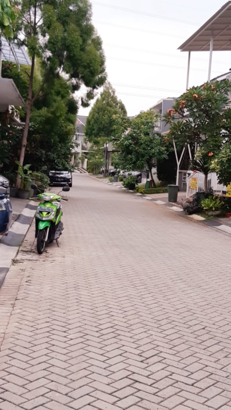 Rumah Bagus Di Kebayoran Village, Bintaro Jaya