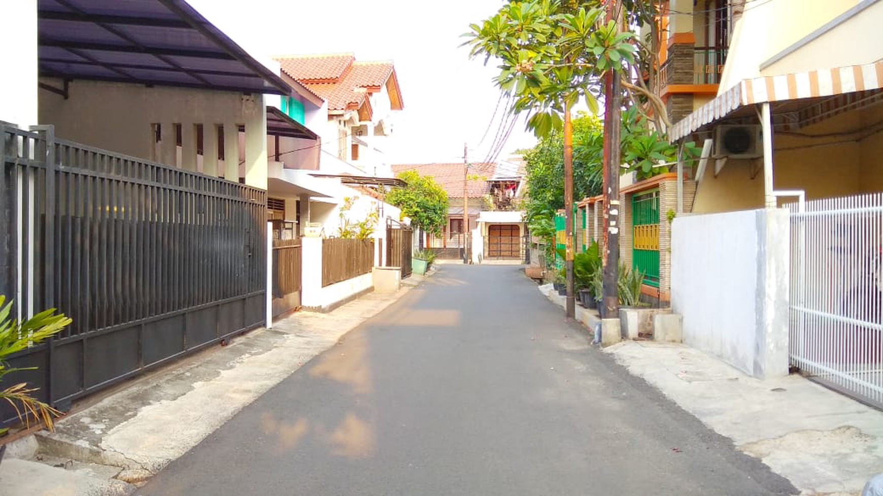 Rumah ASRI Minimalis di Jl. Bandeng, Rawamangun