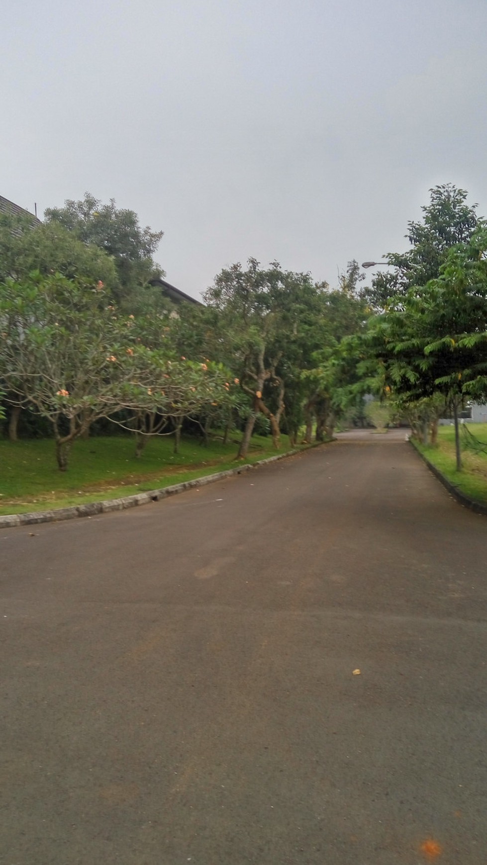 Rumah Mewah 2 lantai Hoek,Harga murah dan Nego di Bukit Golf Terrace BSD Tangsel.