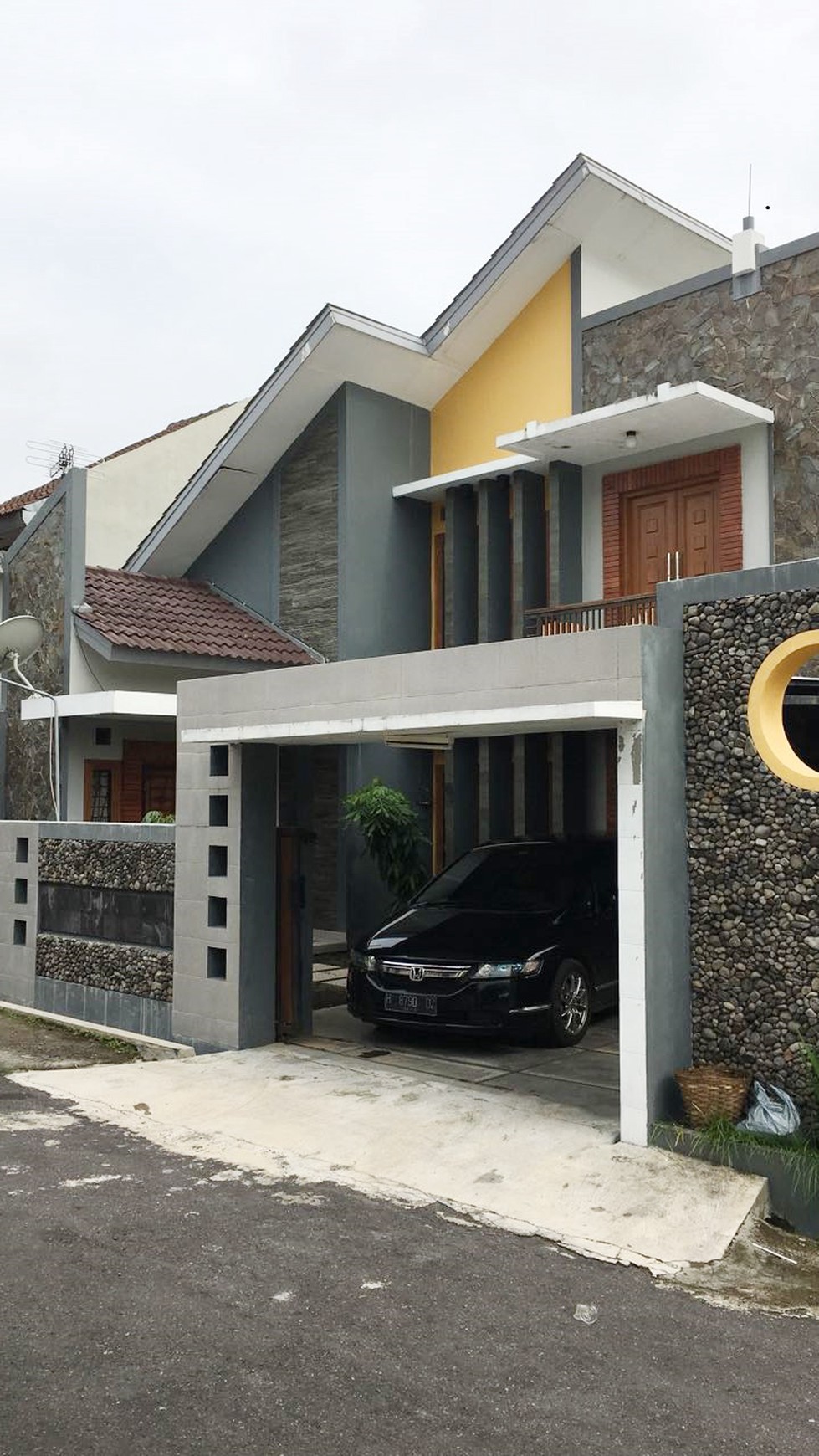 RUMAH MEWAH+FURNITURE, UNTUK KELUARGA , HARGA NEGO, MINOMARTANI