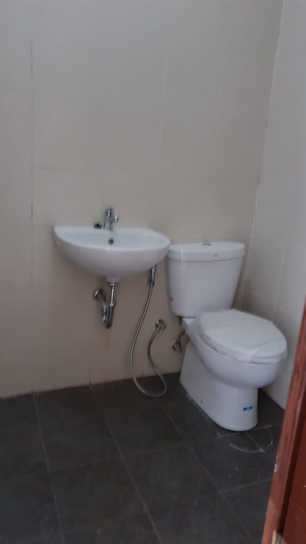 Rumah cantik,siap huni di bintaro sektor 9