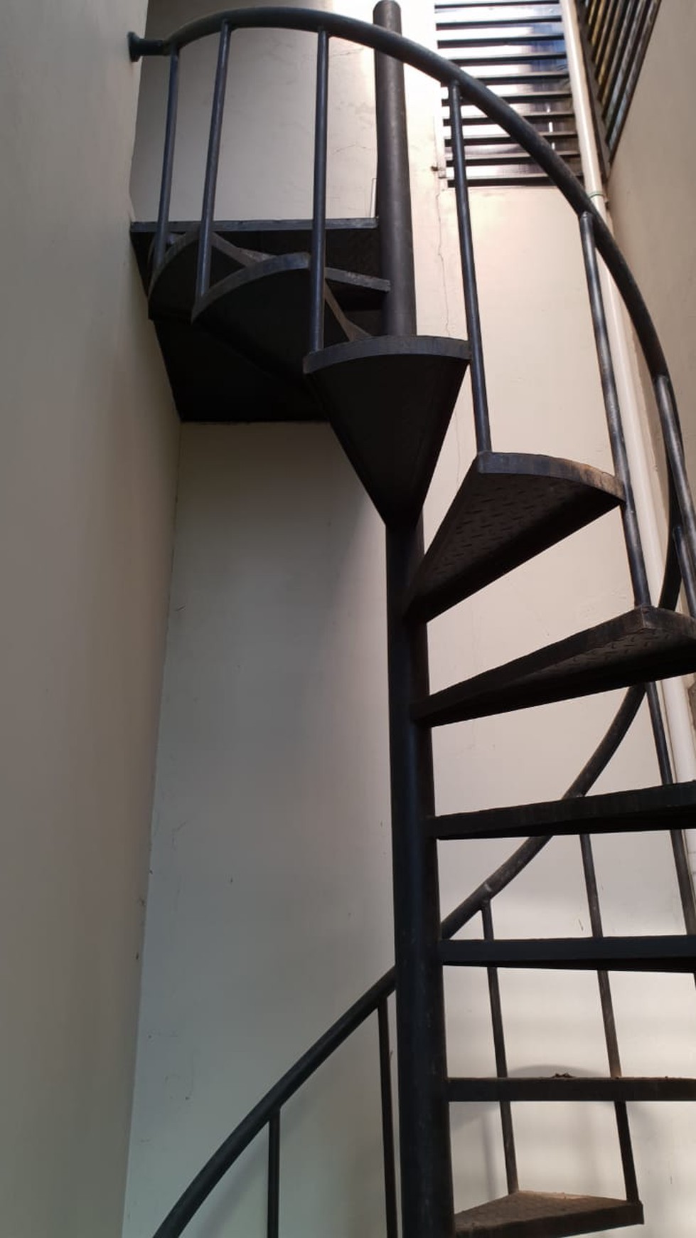 Rumah cantik,siap huni di bintaro sektor 9