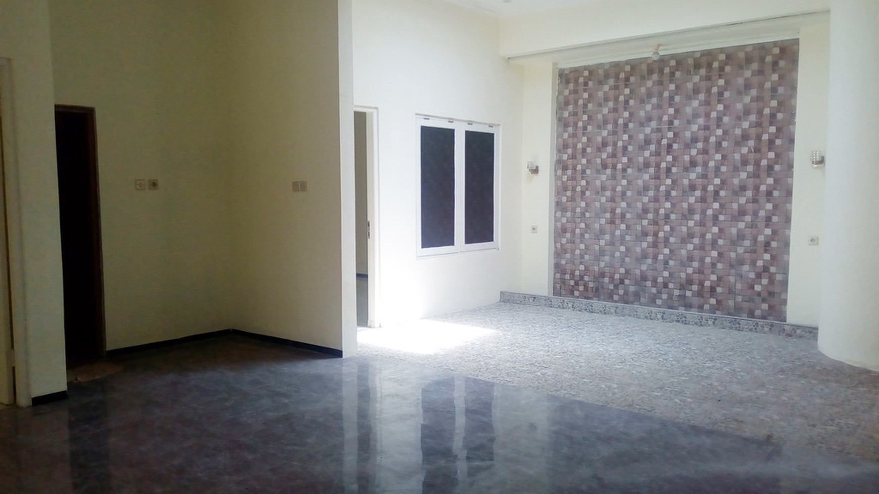 RUMAH BARU SIAP HUNI, HARGA NEGO, PERUM GRIYA ALVITA.