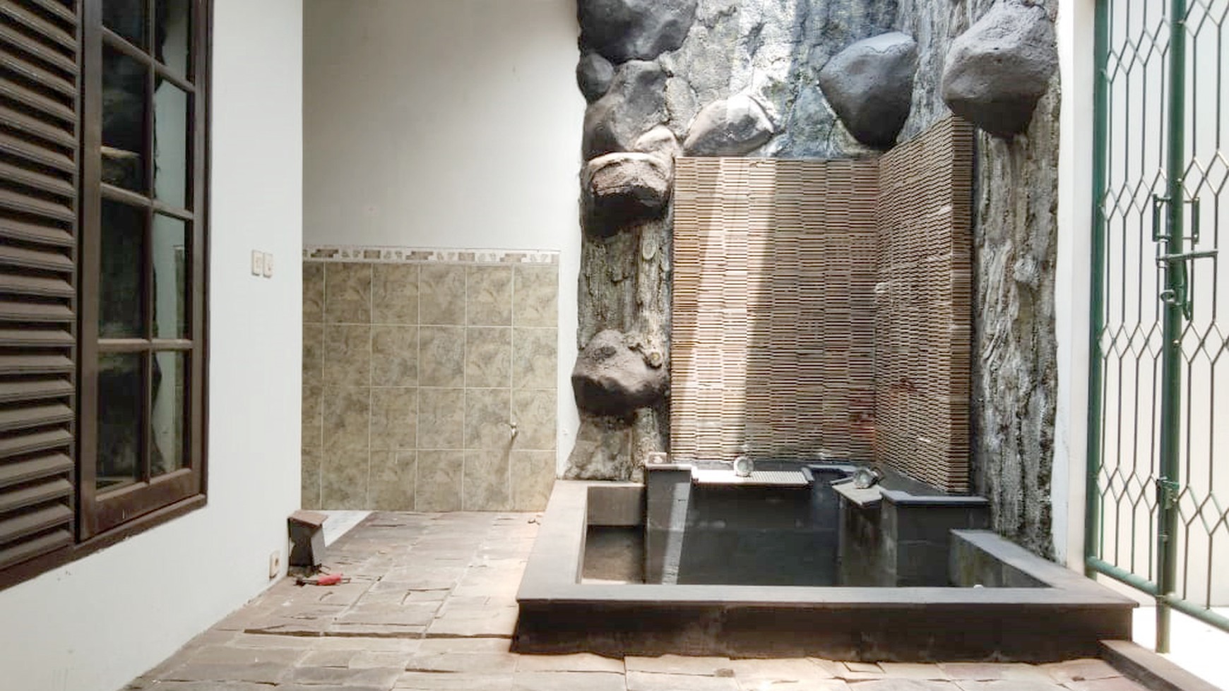 Rumah Bagus Di Jl Lawu, Bukit Nusa Indah