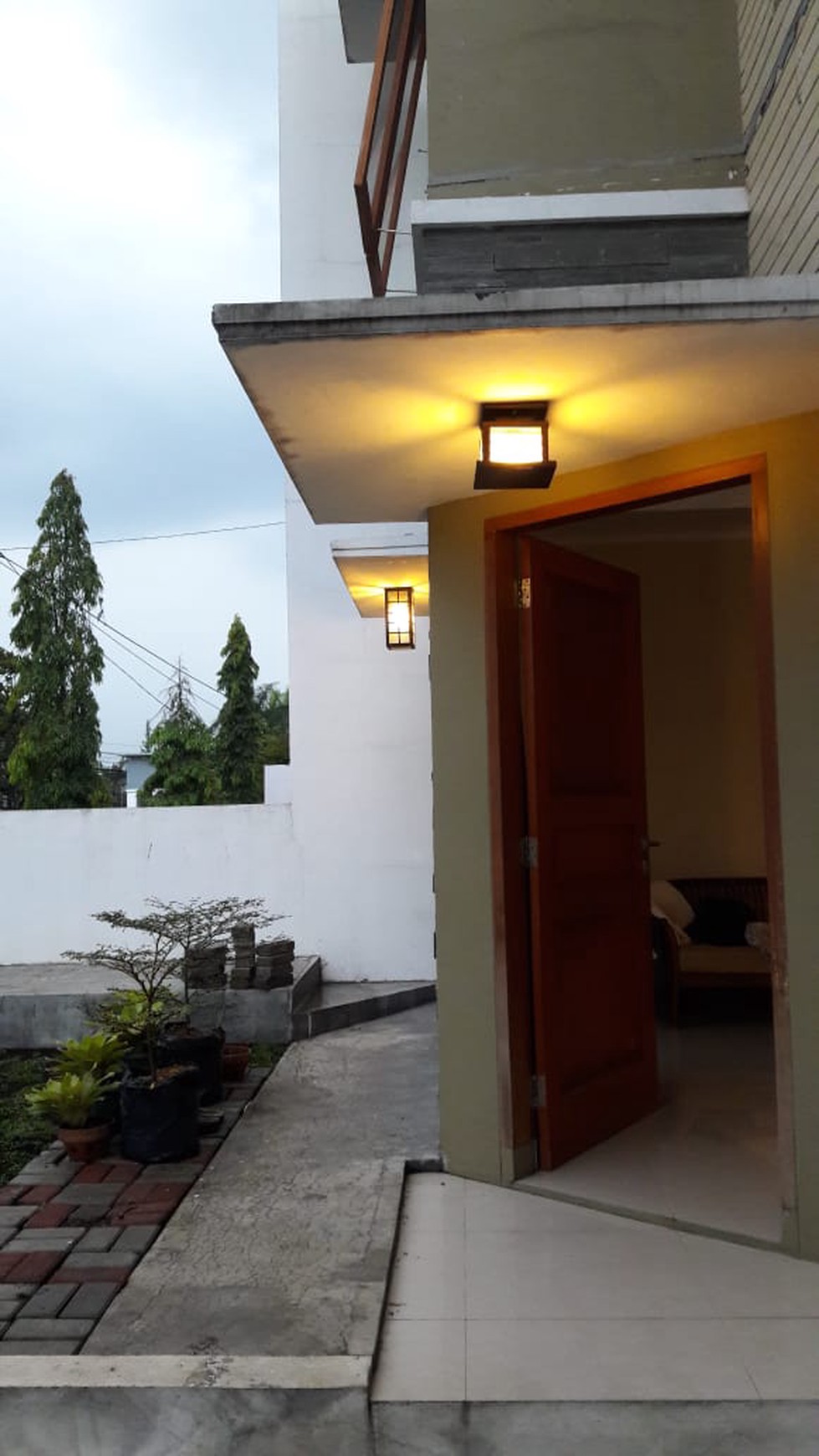 Rumah dan Tempat Usaha di Jalan Utama Soekarno Hatta Bandung