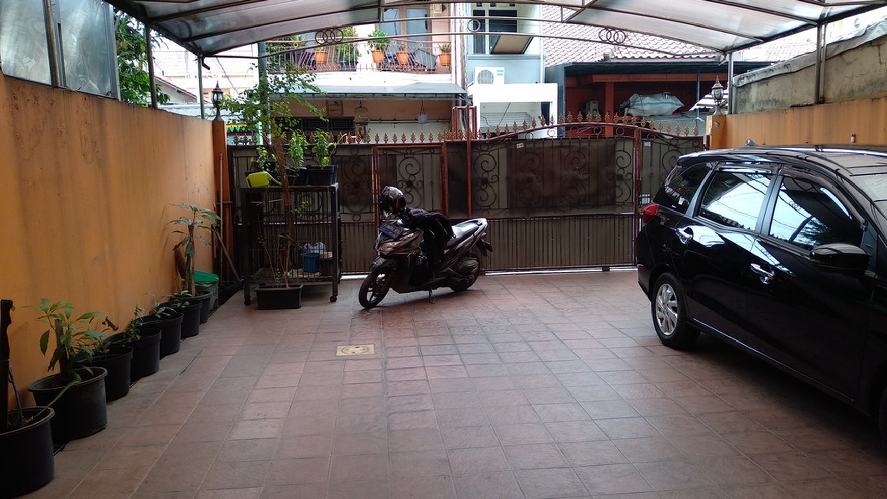 Rumah di Joglo Kembangan Jakarta Barat, Luas 200 M, Harga 2 M, Nego