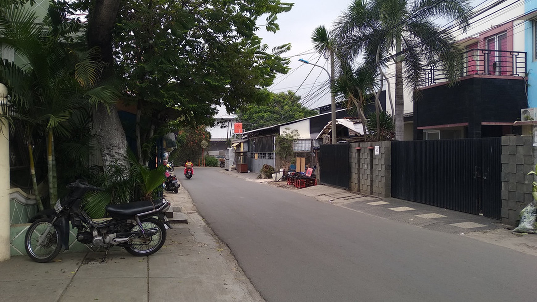 Rumah di Joglo Kembangan Jakarta Barat, Luas 200 M, Harga 2 M, Nego
