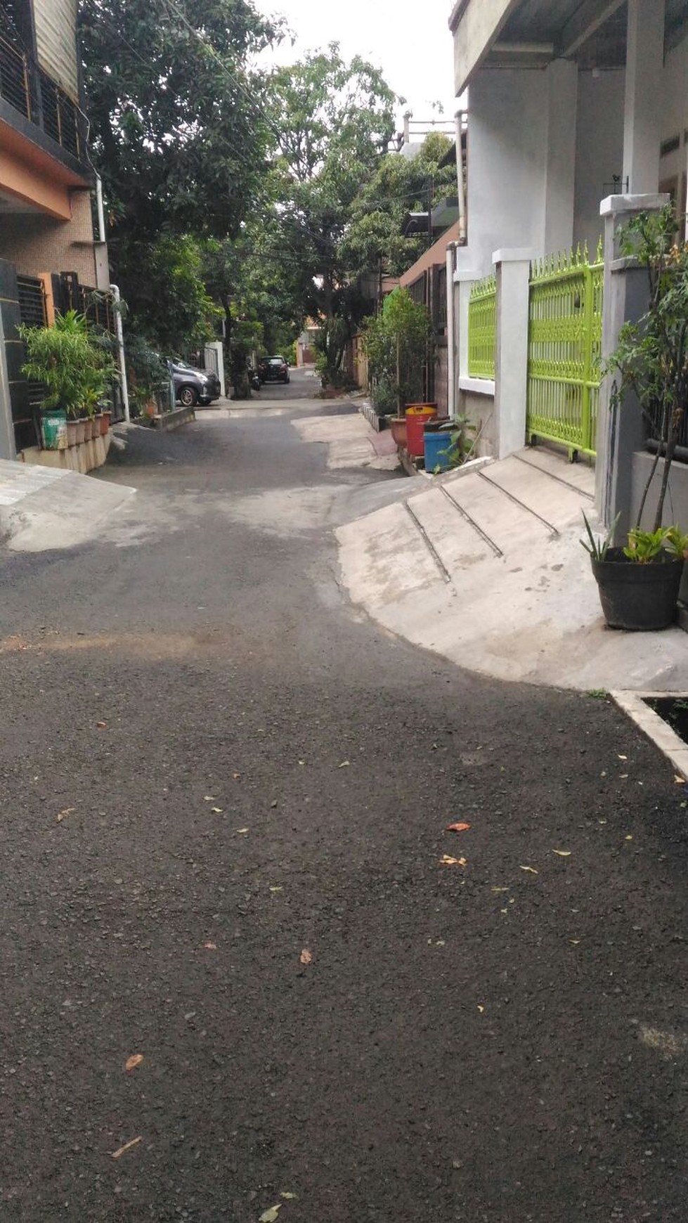 Rumah KOMPLEK 2 Lantai di Karang MULYA, Luas 96 Meter, 720 Juta, NEGO tipis.