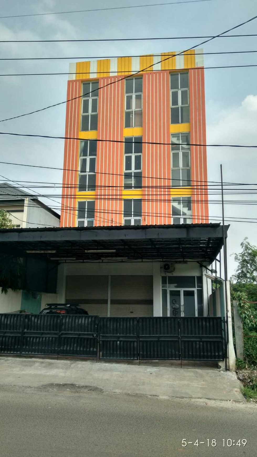 GEDUNG KANTOR 4 Lantai MINIMALIS di Ciledug, Luas 200 Meter, HARGA 5,5 M, NEGO.