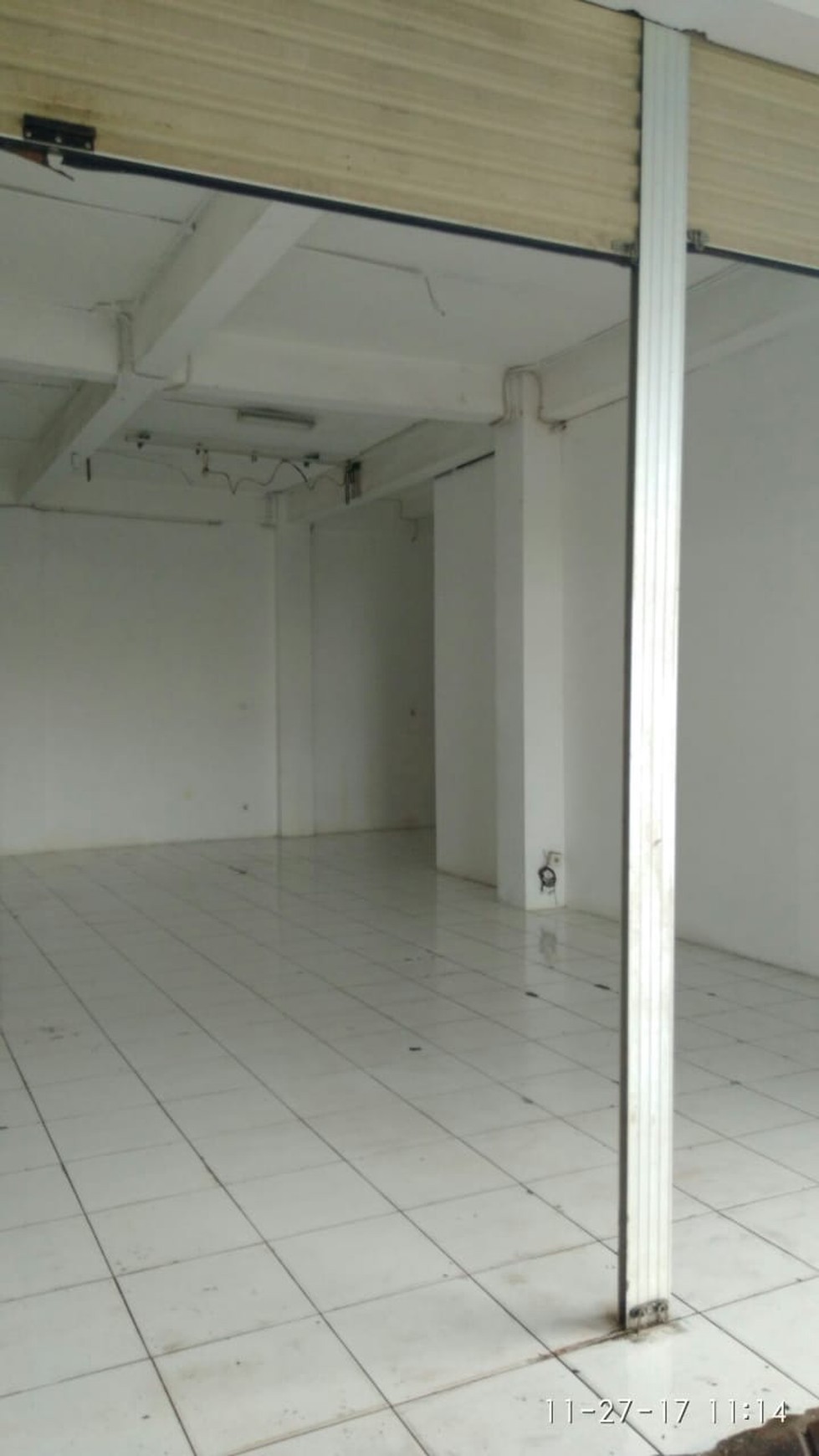 GEDUNG KANTOR 4 Lantai MINIMALIS di Ciledug, Luas 200 Meter, HARGA 5,5 M, NEGO.