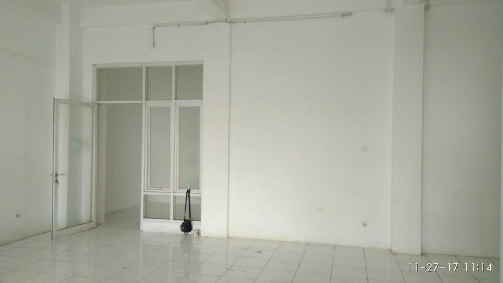 GEDUNG KANTOR 4 Lantai MINIMALIS di Ciledug, Luas 200 Meter, HARGA 5,5 M, NEGO.