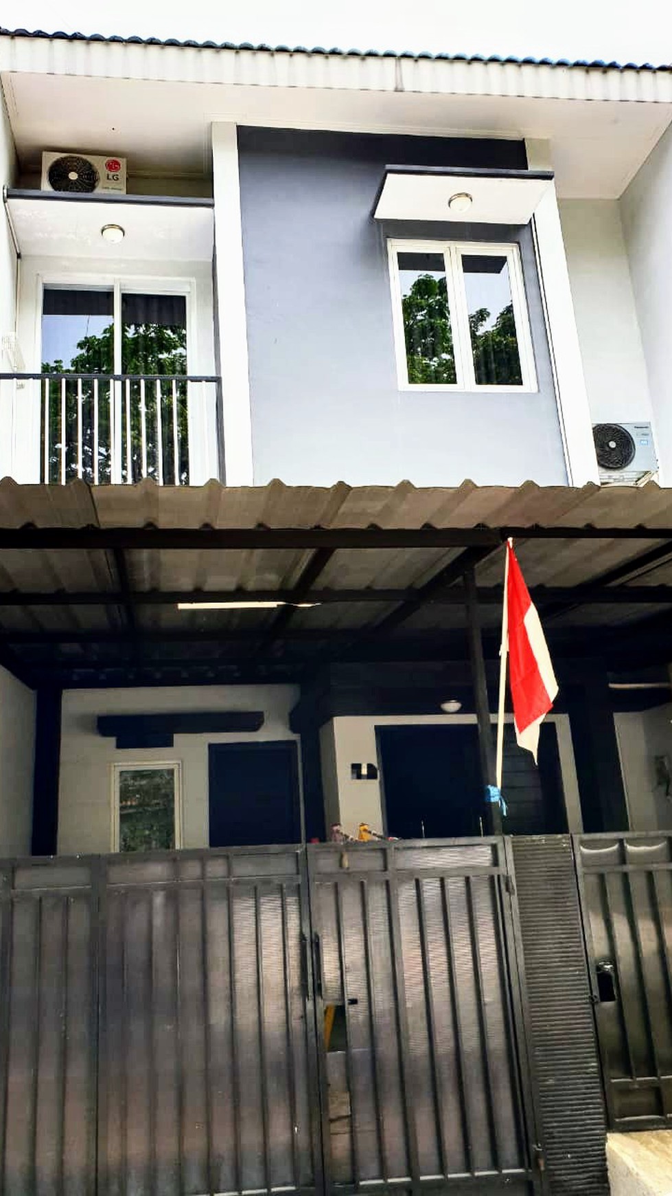 Rumah KOMPLEK PURI BETA Luas 75 M, 2 Lantai, Selangkah dengan terminal BUSWAY CIledug, Harga 1,5 M, NEGO.