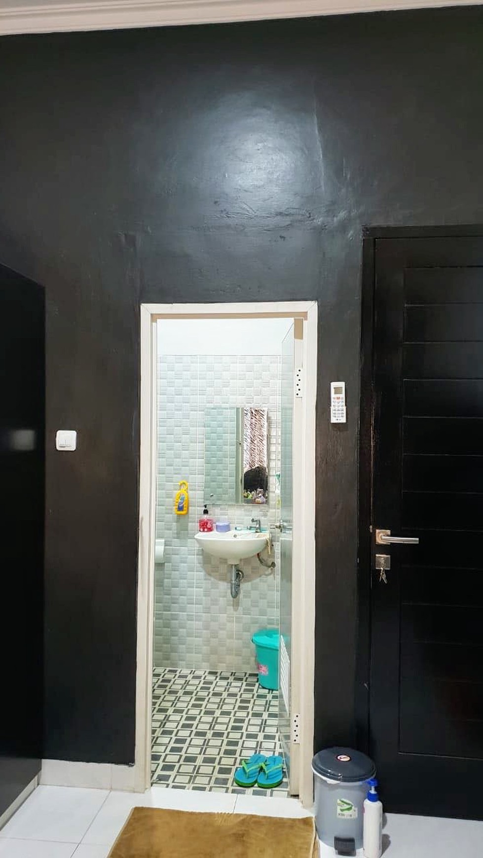 Rumah KOMPLEK PURI BETA Luas 75 M, 2 Lantai, Selangkah dengan terminal BUSWAY CIledug, Harga 1,5 M, NEGO.