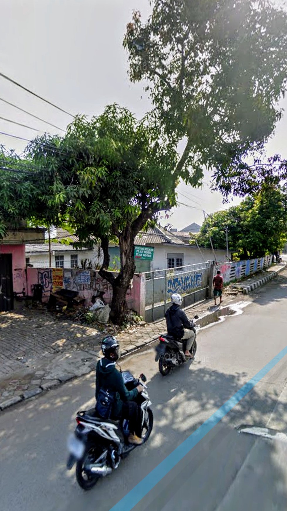 Gudang di gondrong cipondoh Pinggir Jalan Raya, Luas -/+ 800 M, Harga 7,7 M nego Tipis