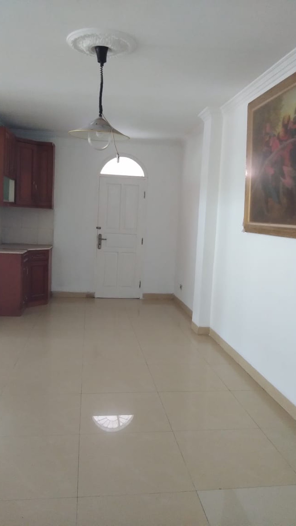 Rumah Siap Huni Bergaya Semi Klasik di Cinere